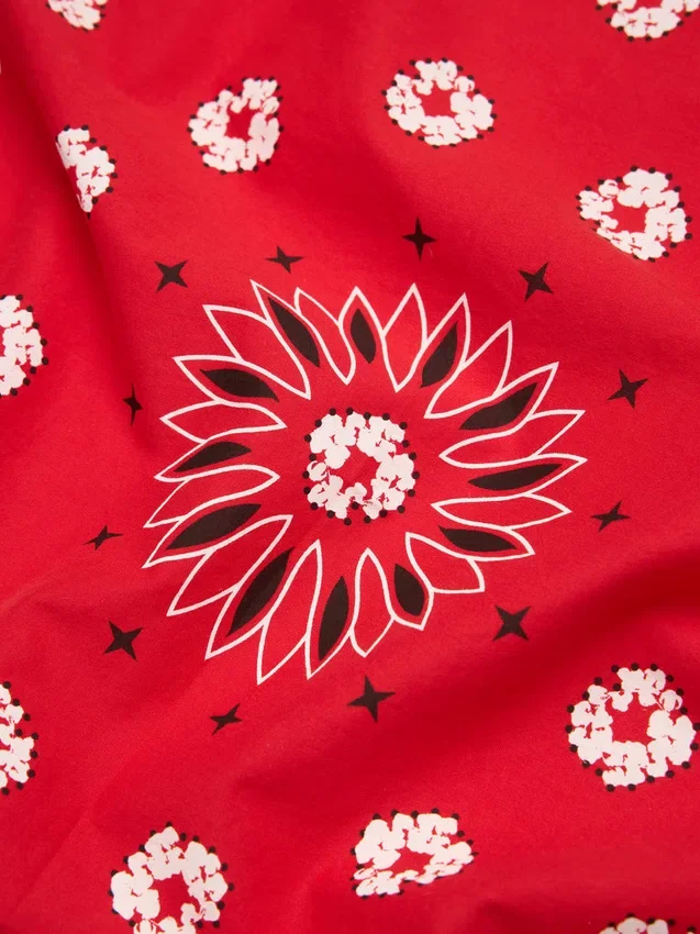 Cotton Wreath Bandana with Paisley Pattern and Red Design